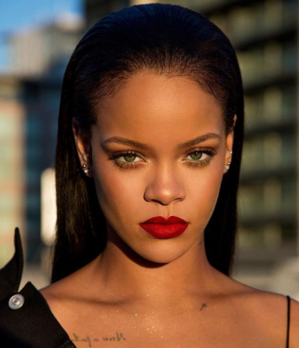 Podrías rentar la mansión de Beverly Hills de Rihanna por tan solo 80 mil USD mensuales